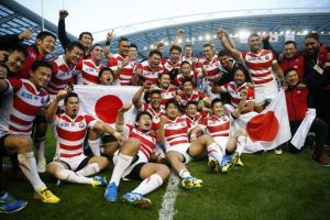 Japoneses comemoram triunfo de 34 a 32 sobre os Boks
